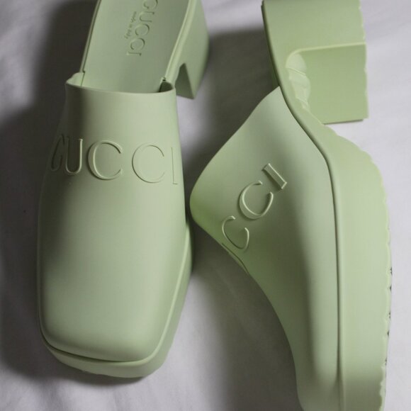 NWB Gucci Logo Rubber Clogs Mules Slip Ons Light Green 38 725899 - Picture 3 of 8